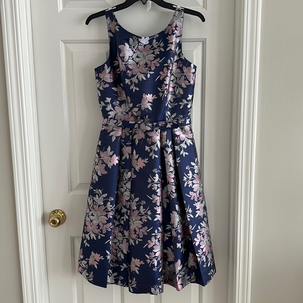 Eliza J, Size 6, blue floral belted dress